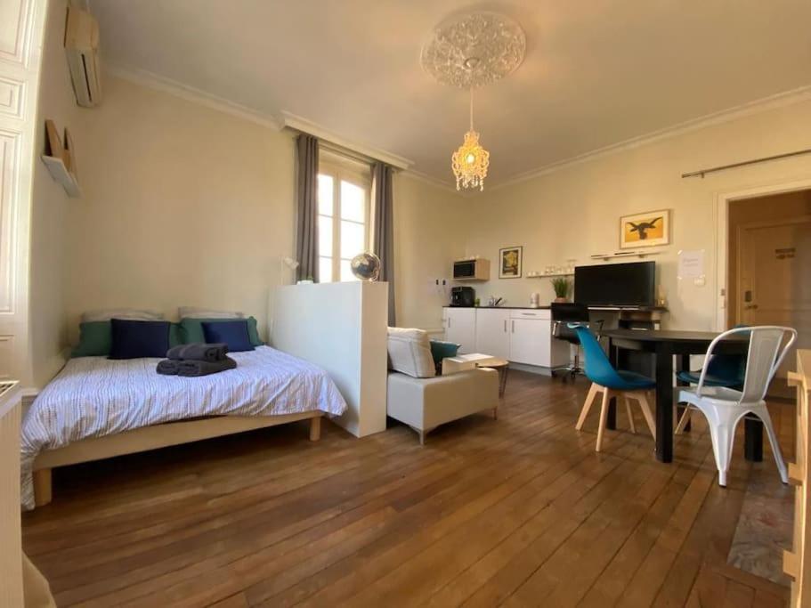 #Le Maitre Du Navire - Grand Studio - Hyper Centre Leilighet Brive-la-Gaillarde Eksteriør bilde